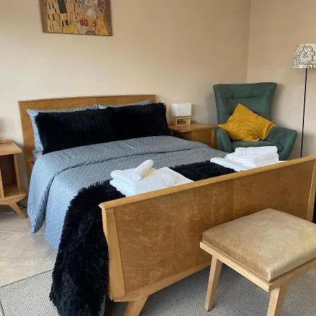 Modern Cityview Flat - 1 Min To Metro - Walk To Acropolis-3